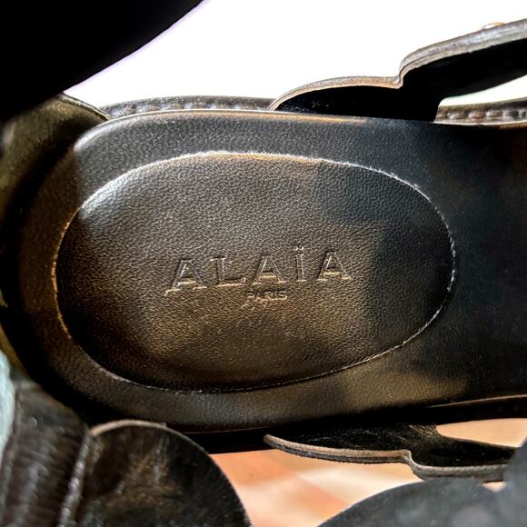 Alaia Paris Black Studded Suede Gladiator Sandals EU 38 US Sz 8 Designer Shoes - Picture 10 of 10